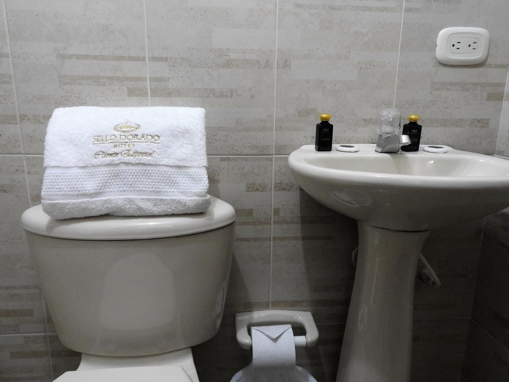 Hotel Sello Dorado Pasto Ngoại thất bức ảnh
